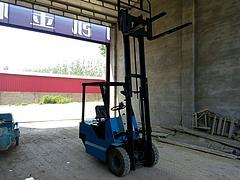 廊坊哪里有質量優質的液壓升降叉車|升降叉車廠家圖片|廊坊哪里有質量優質的液壓升降叉車|升降叉車廠家產品圖片由文安縣陽凱金機械廠公司生產提供-